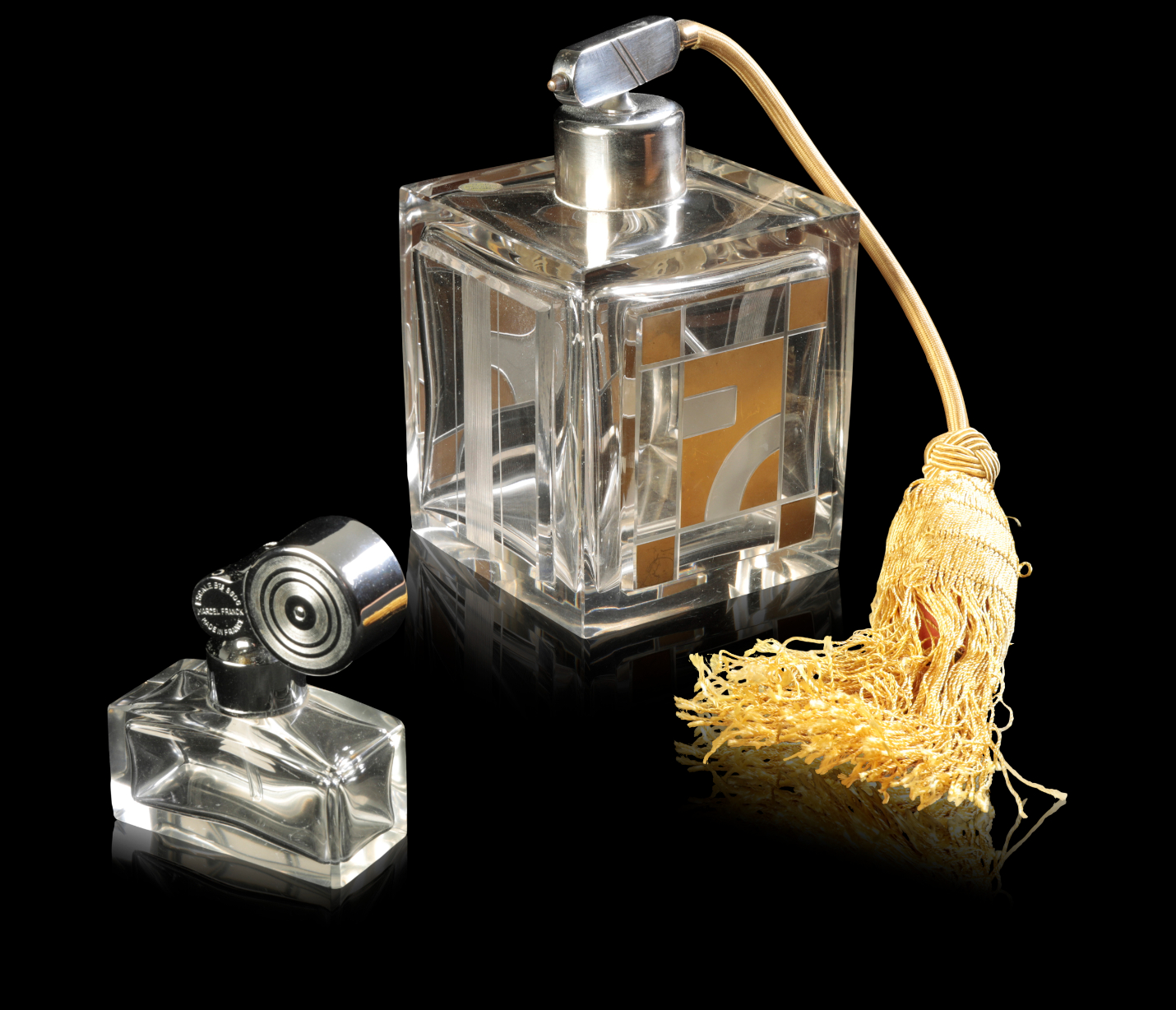 A CZECHOSLOVAKIAN ART DECO CRYSTAL PERFUME ATOMISER