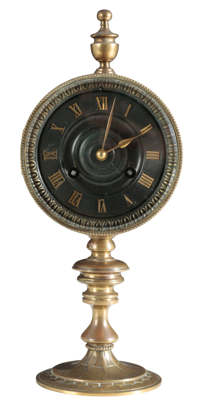 A FRENCH BRASS MANTEL CLOCK - Image 2 of 2