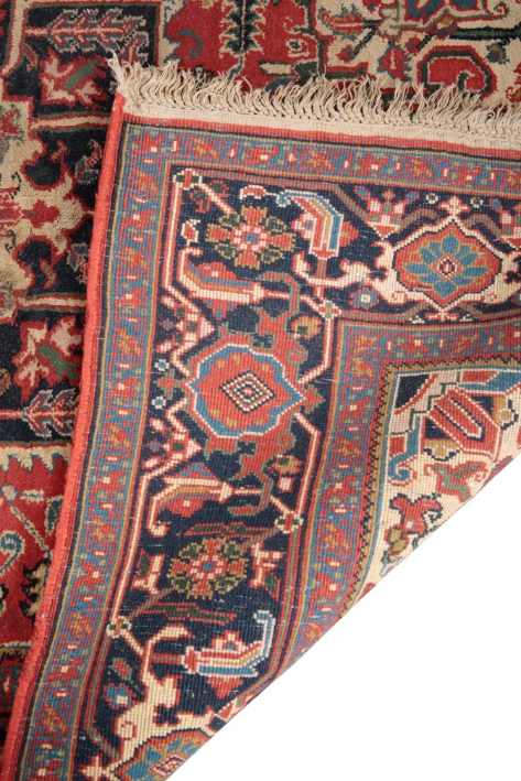 A NORTH WEST PERSIAN HERIZ STYLE RUG - Image 2 of 2