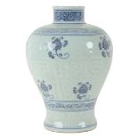A CHINESE PORCELAIN BLUE AND WHITE MEIPING VASE