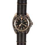 CWC: A GENTLEMAN'S STAINLESS STEEL MILITARY ISSUE WRISTWATCH