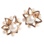 A PAIR OF 9CT GOLD AND PEARL EARRINGS