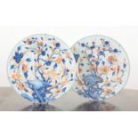 A PAIR OF CHINESE PORCELAIN CHARGERS