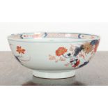 A CHINESE EXPORT PORCELAIN BOWL