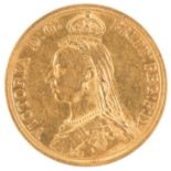 AN 1887 QUEEN VICTORIA £2 GOLD COIN