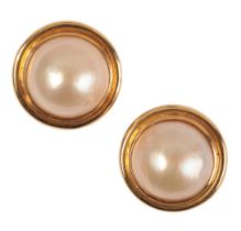 A PAIR OF 18CT GOLD MABE PEARL EARRINGS