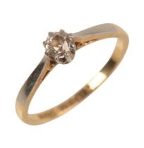 AN 18CT GOLD DIAMOND SOLITAIRE RING