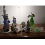 A SMALL COLLECTION OF LLADRO FIGURES