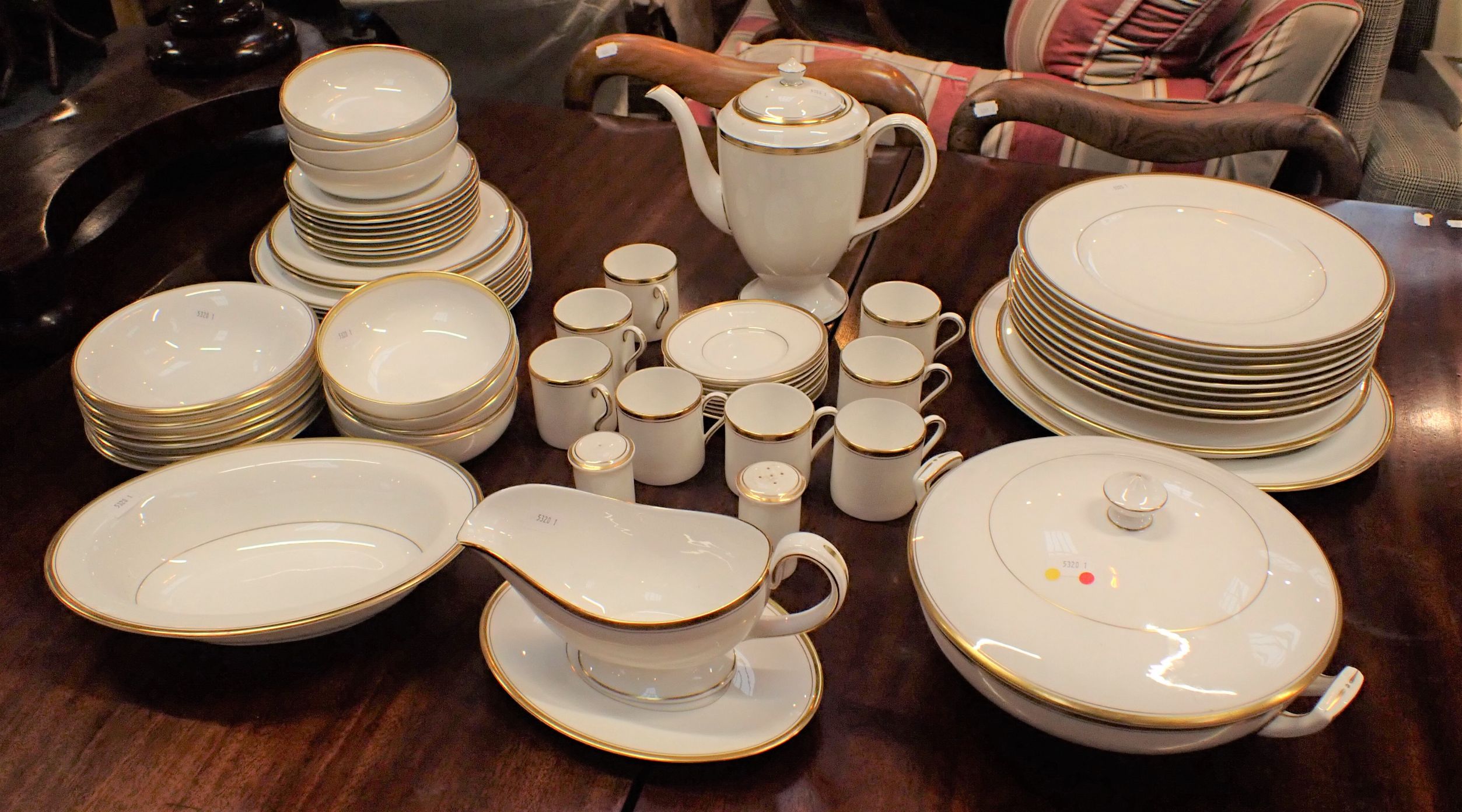 A ROYAL WORCESTER 'VICEROY' DINNER SERVICE