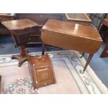 AN EARLY VICTORIAN ROSEWOOD WORKTABLE