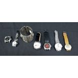 A QUANTITY OF GENTS WATCHES