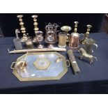 A COLLECTION OF DOMESTIC BRASS AND