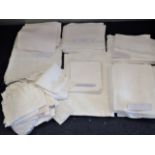 A QUANTITY OF VINTAGE LINEN