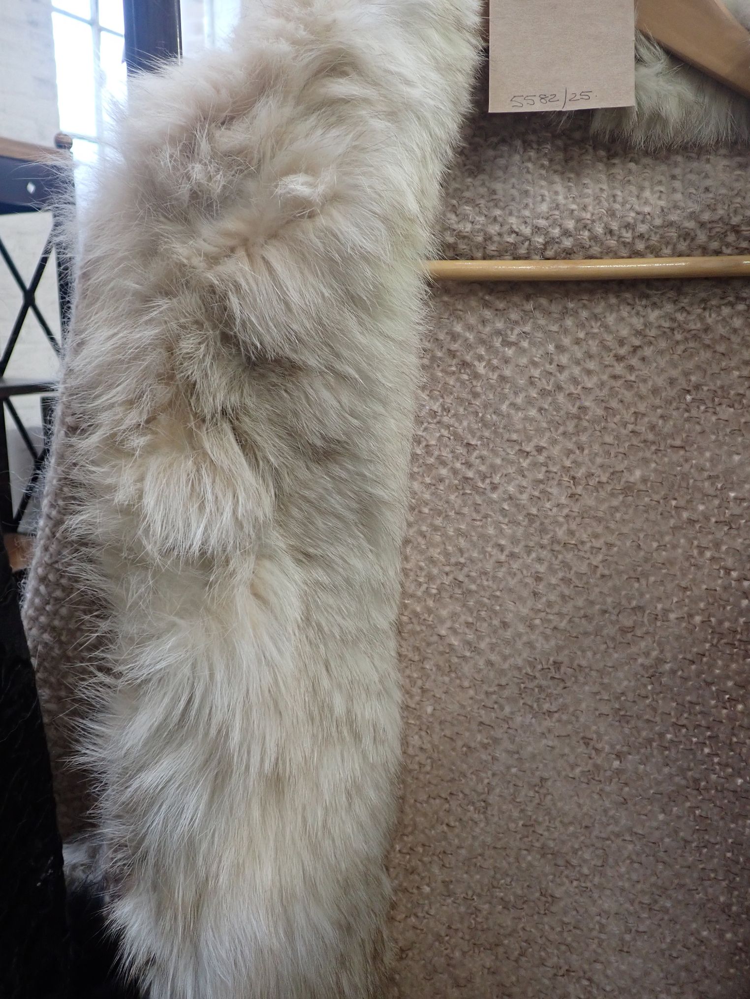 A CREAM KNITTED CAPE EDGED WITH FUR - Image 2 of 3