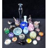 A COLLECTION OF DECORATIVE AND ART GLASS WARES