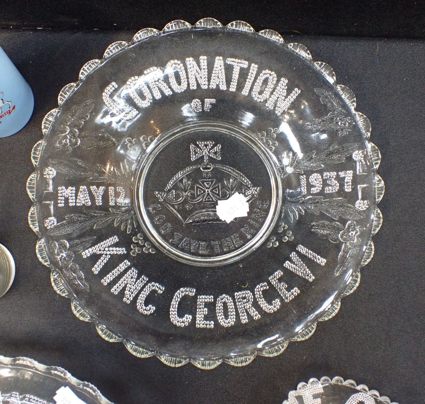 A QUANTITY OF COMMEMORATIVE PRESSED GLASS - Image 3 of 6