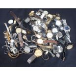 A LARGE QUANTITY OF VARIOUS GENTLEMAN'S AND LADY'S WRISTWATCHES