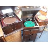 AN HMV MODEL 103 MAHOGANY CASED GRAMOPHONE