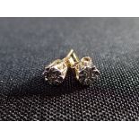 A PAIR OF 9CT GOLD EARRINGS