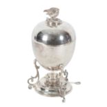 AN EARLY 20TH CENTURY SILVER PLATED EGG CODDLER