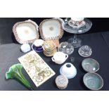 A COLLECTION OF MIXED CERAMICS AND GLASS