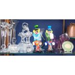 TWO MURANO GLASS CLOWNS, A HANDKERCHIEF VASE