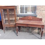 AN EARLY VICTORIAN MAHOGANY SERVING TABLE