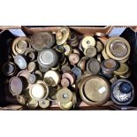 A QUANTITY OF VARIOUS BRASS WEIGHTS