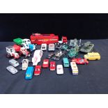 A GOOD COLLECTION OF UNBOXED 70's / 80's DIECAST CARS INCLUDING CORGI, DINKY AND BRITAINS