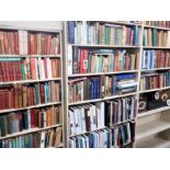 A LARGE QUANTITY OF BOOKS TO INCLUDE ART, GLASS, ANTIQUES