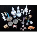 A COLLECTION OF ANTIQUE DOLL'S HOUSE MINIATURES