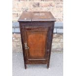 A 1920S OAK BEDSIDE CABINET