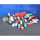 A GOOD COLLECTION OF UNBOXED 70s/80s DIECAST CARS INCLUDING CORGI, DINKY AND BRITAINS