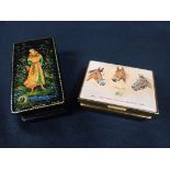 HORSE RACING INTEREST: A HALCYON DAYS ENAMEL BOX