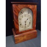 A MAHOGANY-CASED MANTEL CLOCK, WITH GERMAN MOVEMENT