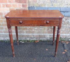 AN EARLY VICTORIAN MAHOGANY SIDE TABLE