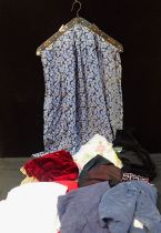 A QUANTITY OF VINTAGE CLOTHING