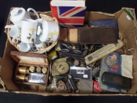 A QUANTITY OF SUNDRIES, KITCHENALIA