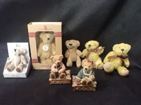 A SMALL STEIFF BEAR AND FOUR OTHER BEARS, INCLUDING 'PEARL'