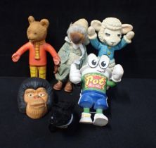 A COLLECTION OF VINTAGE RUBBER TOYS