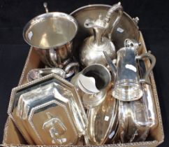 AN ELKINGTON & Co SILVER-PLATED TRAY, A TROPHY CUP