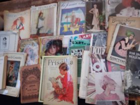 A COLLECTION OF EARLY-MID 20TH CENTURY FASHION MAGAZINES