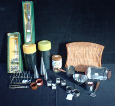 A GROUP OF RETRO MID-CENTURY MODERN DESIGN HOUSEHOLD WARE