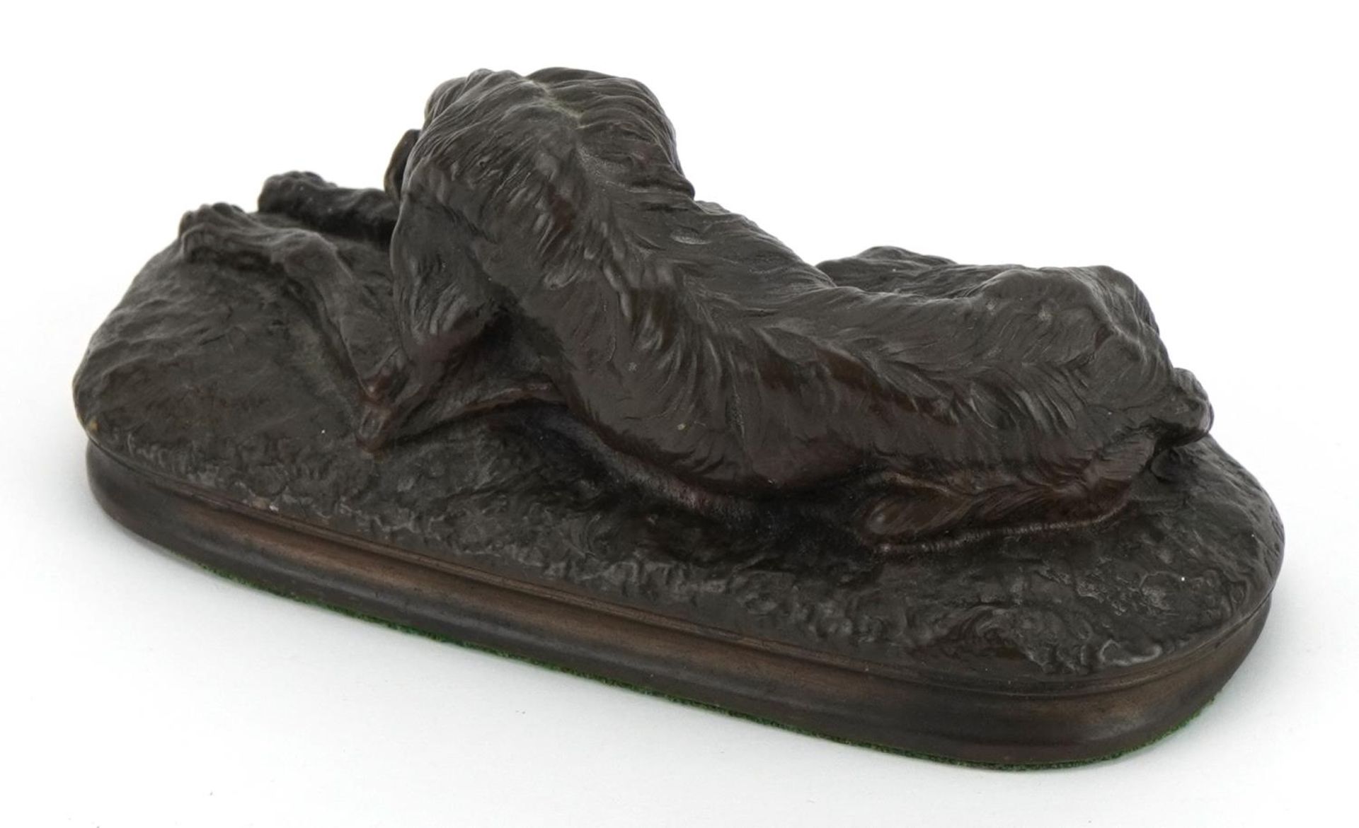 Bronzed study of a sleeping deerhound, 14.5m in length - Bild 2 aus 3