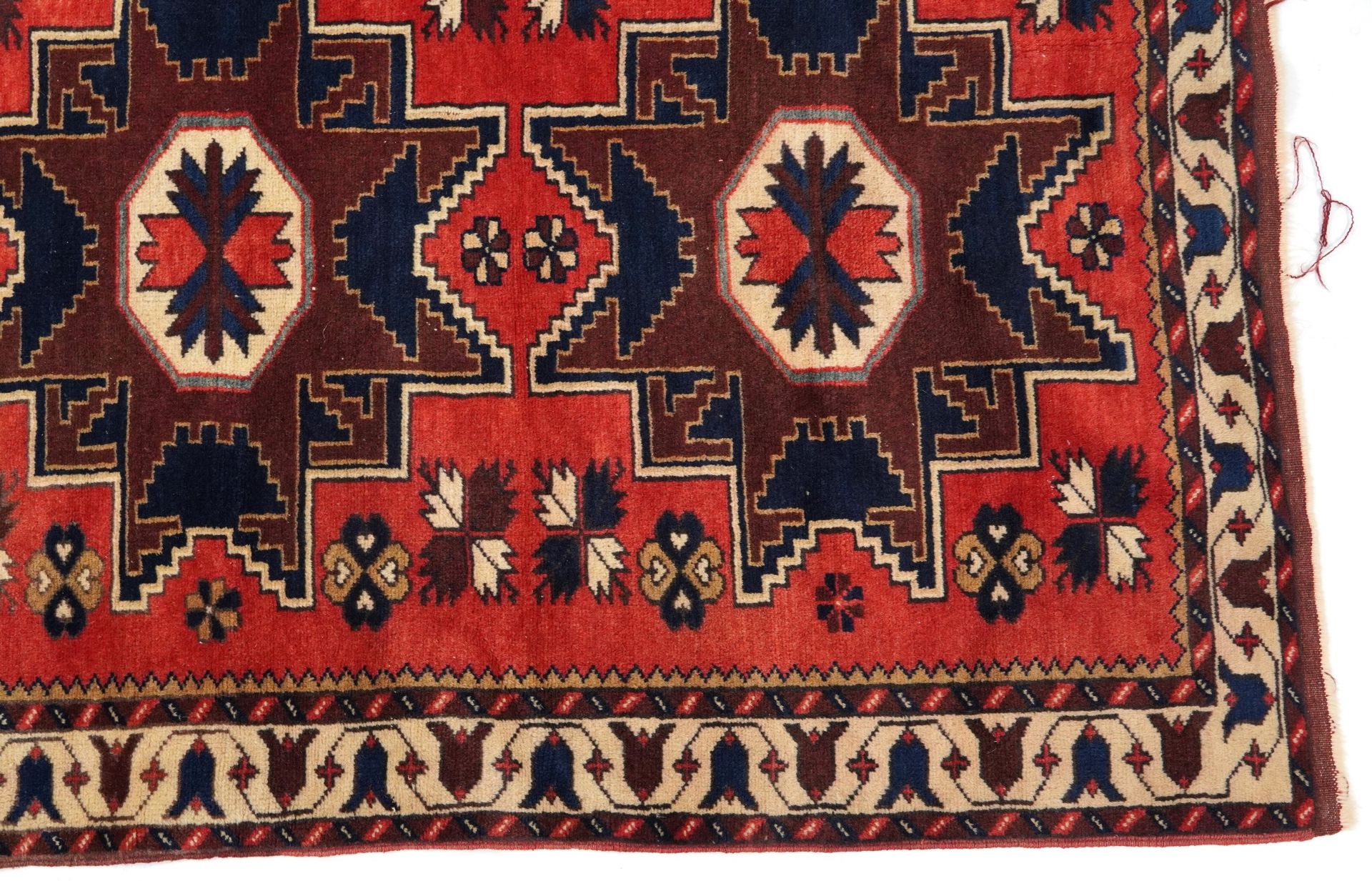 Rectangular Turkish red and blue ground rug with all over geometric design, 180cm 116cm - Bild 5 aus 6