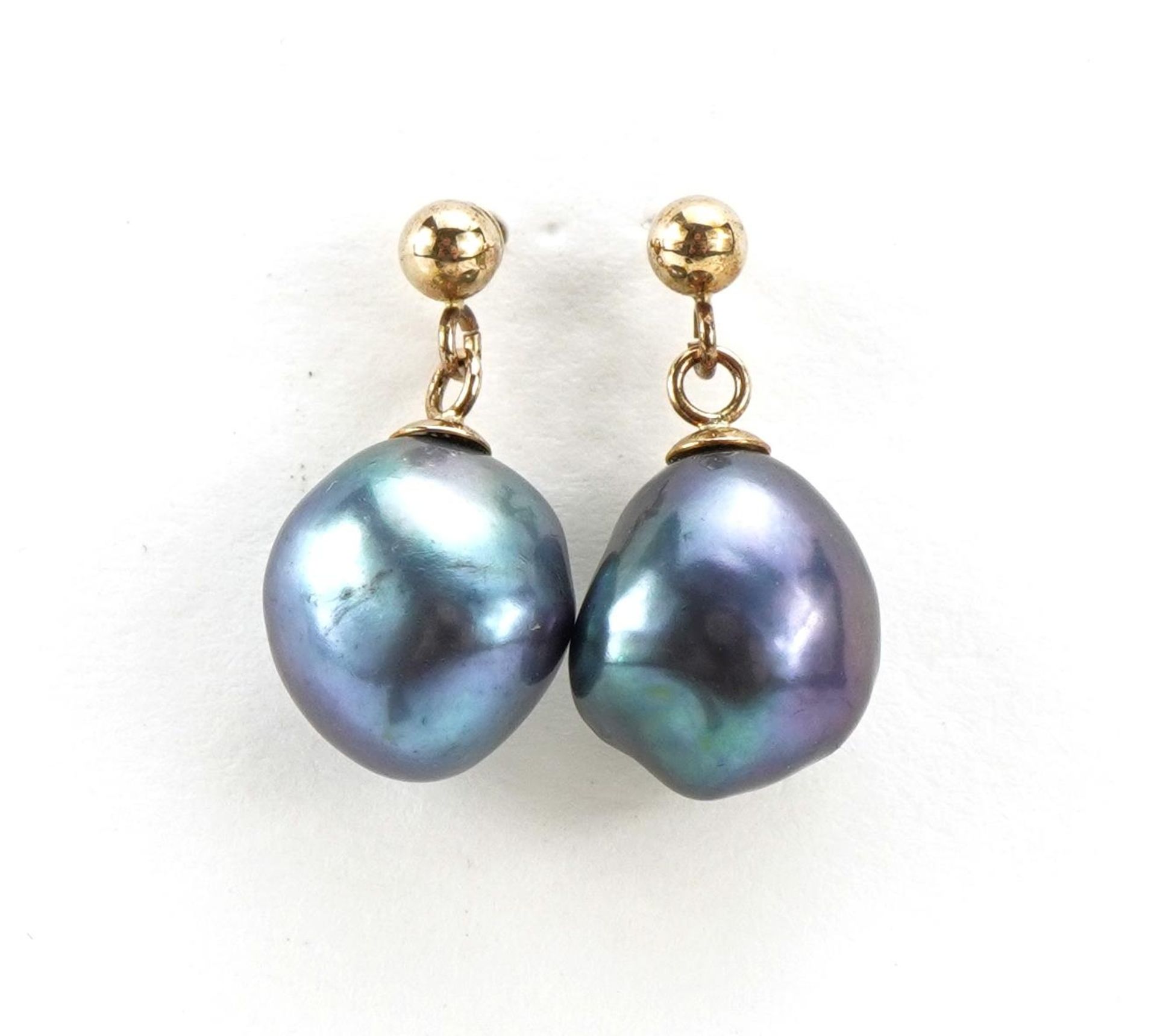 Pair of 9ct gold freshwater pearl drop earrings, 1.7cm high, 2.2g