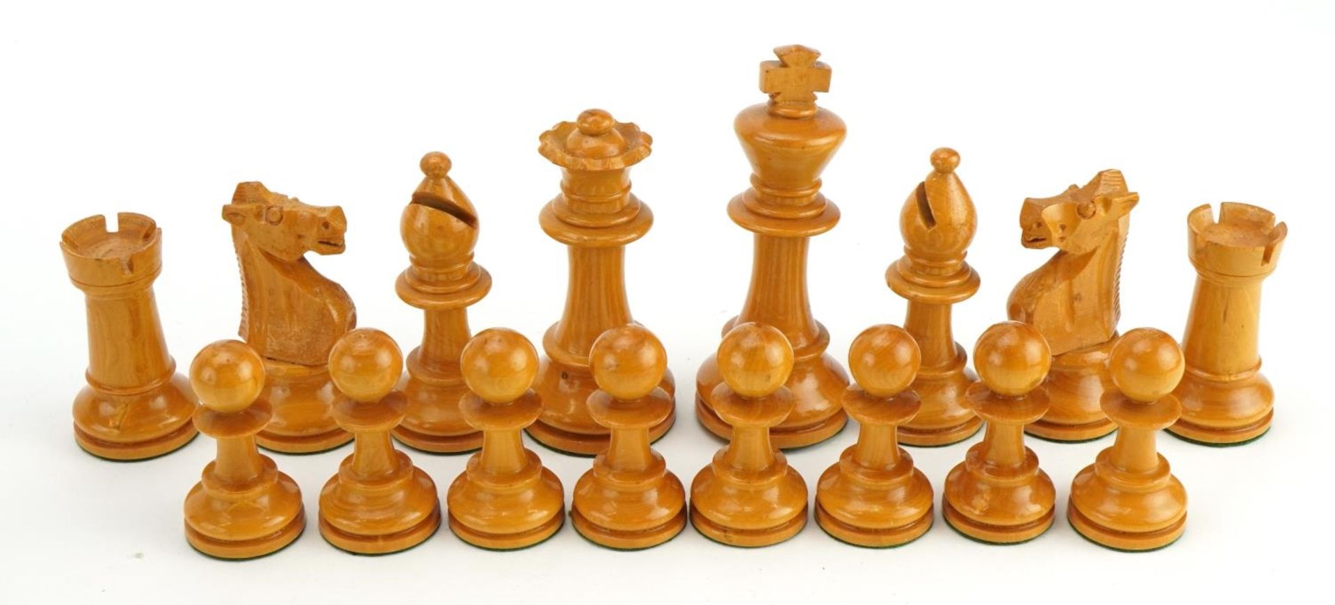 Manner of Jaques, boxwood and ebonised Staunton pattern chess set with velvet lined box, the largest - Image 4 of 7