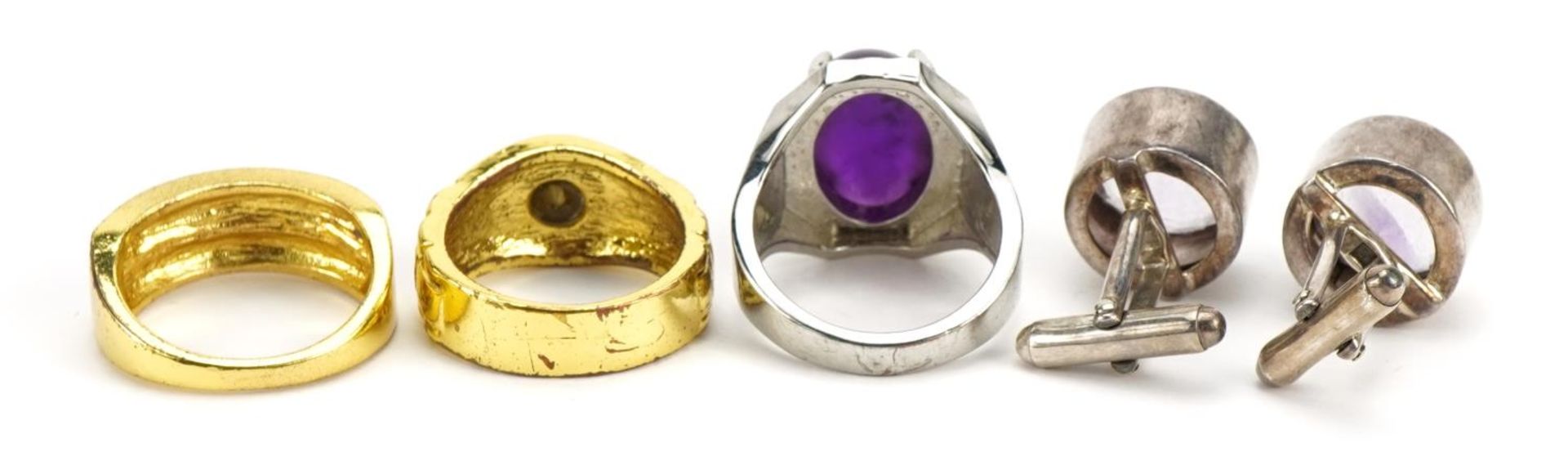 Pair of silver purple stone cufflinks and three dress rings - Bild 4 aus 5