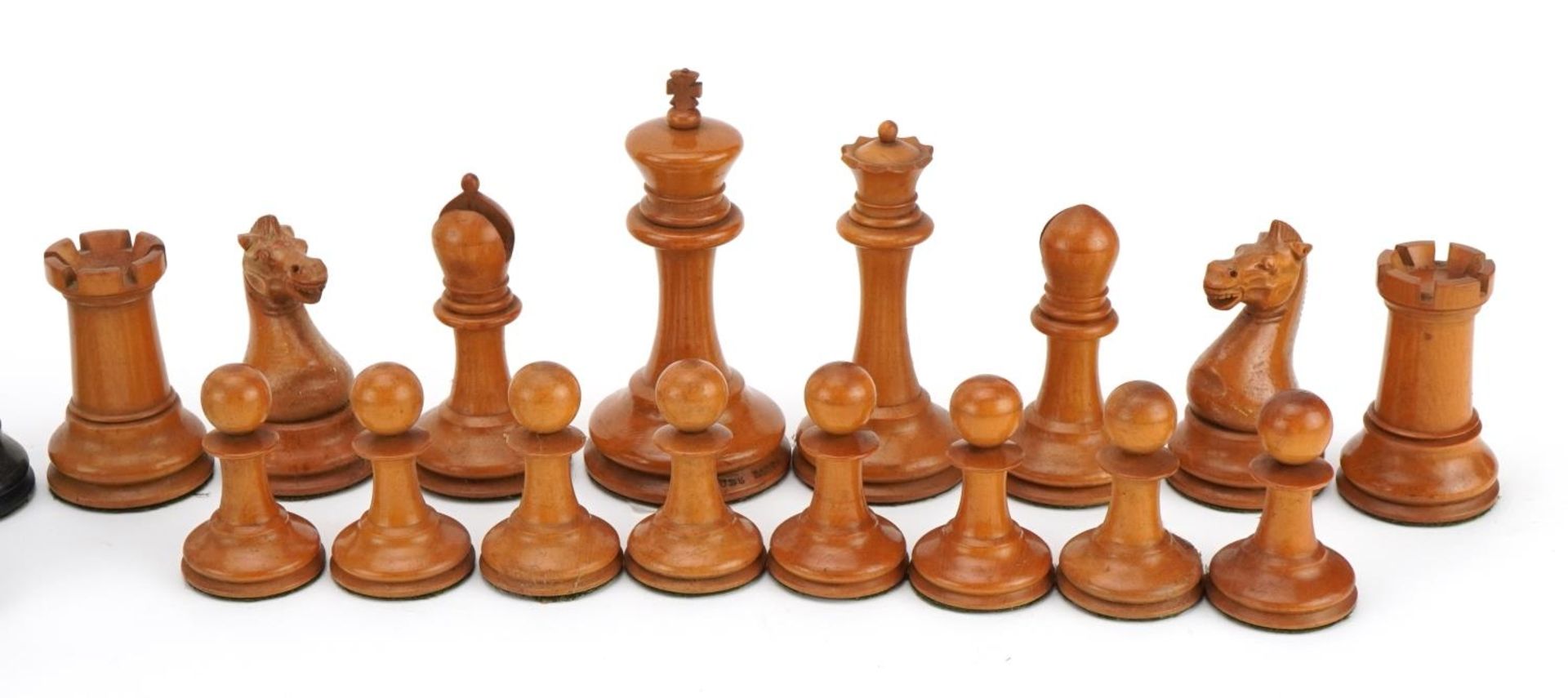 Jaques of London, boxwood and ebony Staunton pattern chess set, the largest pieces each 9cm high - Image 3 of 7