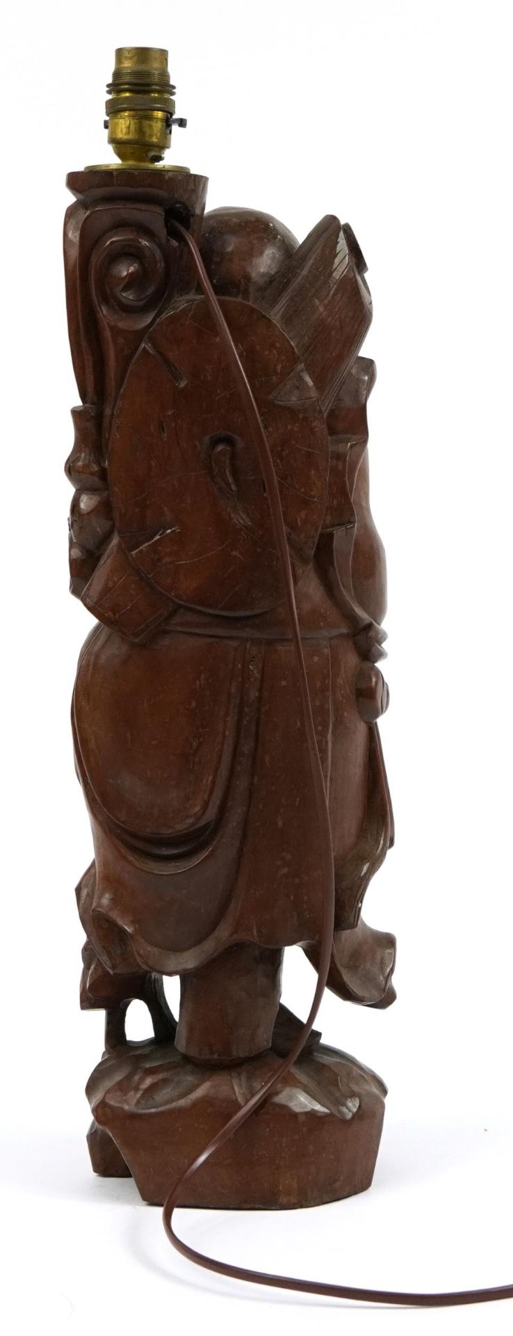 Chinese root wood lamp base carved in the form of an elder holding a staff, 53.5cm high - Bild 2 aus 3